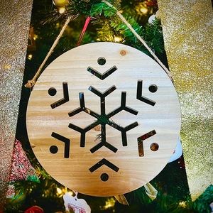 Wooden Snowflake (Decocrated)